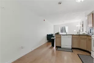 31 Devereux St, Providence, RI 02909 - Photo 3