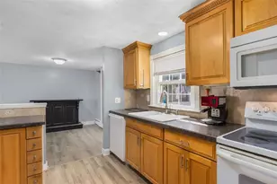 153 Diamond Hill Rd, Warwick, RI 02886 - Photo 17