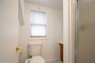 10 Hendricks St, South Kingstown, RI 02879 - Photo 33