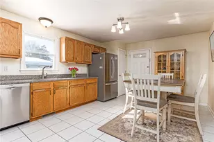 173 Russell Dr, Tiverton, RI 02878 - Photo 5