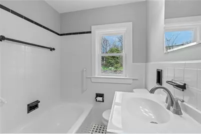 2 Sprague Avenue, East Providence, RI 02915 - Photo 21