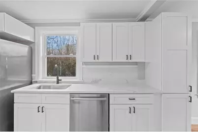 2 Sprague Avenue, East Providence, RI 02915 - Photo 9