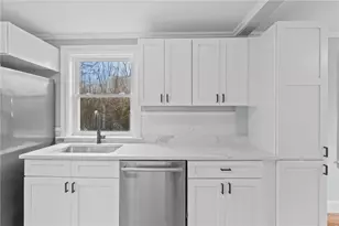 2 Sprague Ave, East Providence, RI 02915 - Photo 9