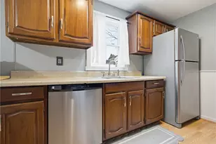 5 Shady Ln, East Providence, RI 02915 - Photo 9