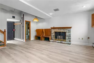 129 Academy Ave, Providence, RI 02908 - Photo 13