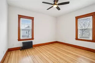 41 Cato Ave, Pawtucket, RI 02860 - Photo 17