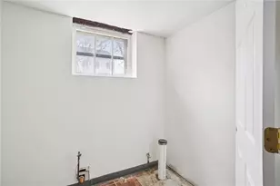 41 Cato Ave, Pawtucket, RI 02860 - Photo 29