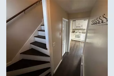 31 Bagley Street, Pawtucket, RI 02860 - Photo 17