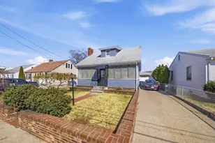 113 Woodside Ave, Pawtucket, RI 02861 - Photo 1