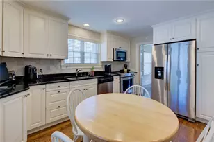 70 Sargent Ave, Providence, RI 02906 - Photo 13