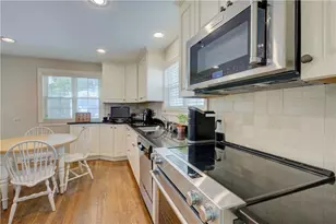 70 Sargent Ave, Providence, RI 02906 - Photo 11