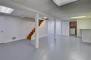 70 Sargent Ave, Providence, RI 02906 - Photo 27
