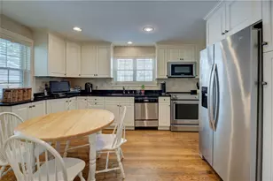 70 Sargent Ave, Providence, RI 02906 - Photo 15