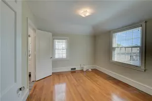 70 Sargent Ave, Providence, RI 02906 - Photo 23