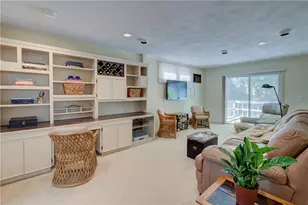 70 Sargent Ave, Providence, RI 02906 - Photo 9