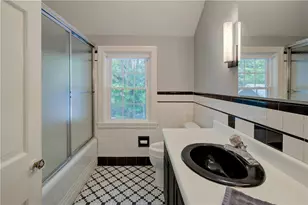 70 Sargent Ave, Providence, RI 02906 - Photo 23