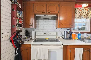 299 Woodward Ave, East Providence, RI 02914 - Photo 9