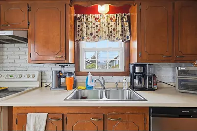 299 Woodward Avenue, East Providence, RI 02914 - Photo 5