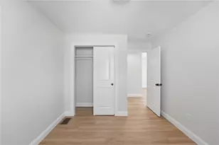 37 Webb St, Pawtucket, RI 02860 - Photo 17