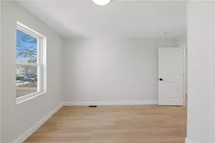 37 Webb St, Pawtucket, RI 02860 - Photo 25
