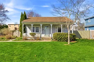 19 Opechee Dr, Bristol, RI 02809 - Photo 1