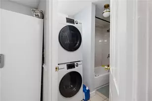 90 Pleasant St, Providence, RI 02906 - Photo 33