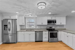 84 Phillip Ave, Cumberland, RI 02864 - Photo 7