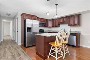 2 Gray Coach Ln, Cranston, RI 02921 - Photo 9