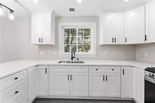 40 Allendale Ave, North Providence, RI 02911 - Photo 9