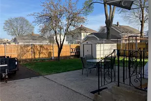 45 Perrin Ave, Pawtucket, RI 02861 - Photo 7