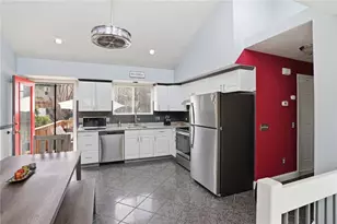 76 Myra St, Providence, RI 02909 - Photo 13