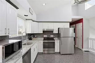 76 Myra St, Providence, RI 02909 - Photo 5