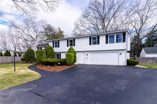 72 Janet Ct, Warwick, RI 02886 - Photo 3