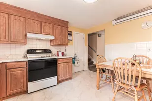 72 Janet Ct, Warwick, RI 02886 - Photo 17