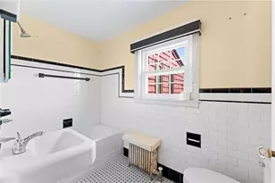 18 Huntington Dr, East Providence, RI 02916 - Photo 27