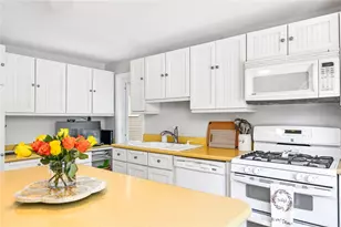 40 Oak Grove St, Warwick, RI 02818 - Photo 19