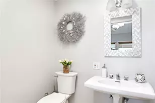 40 Oak Grove St, Warwick, RI 02818 - Photo 15