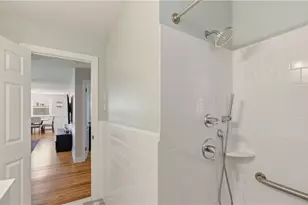 23 Birch St, Portsmouth, RI 02871 - Photo 25