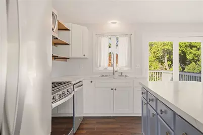 102 Easton Street, Portsmouth, RI 02871 - Photo 11