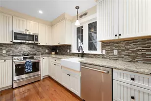 81 S Pier Rd, Narragansett, RI 02882 - Photo 13