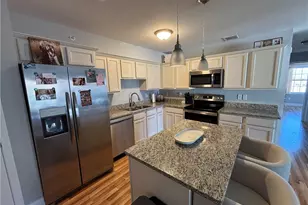 9 Gray Coach Ln, Cranston, RI 02921 - Photo 5