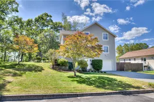 110 Lake View Rd, Cranston, RI 02920 - Photo 29