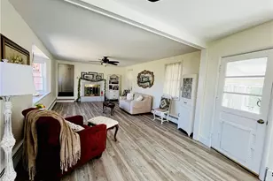 109 Rogers Ave, Barrington, RI 02806 - Photo 5