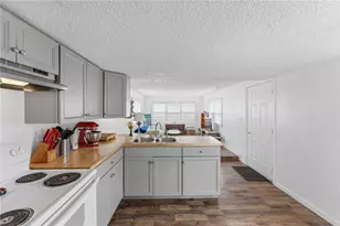 11 East Dr, East Providence, RI 02916 - Photo 15