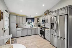87 Evergreen St, Cumberland, RI 02864 - Photo 9