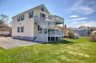 31 Garfield Ave, Bristol, RI 02809 - Photo 3