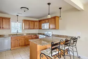 31 Garfield Ave, Bristol, RI 02809 - Photo 9