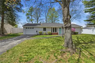 17 Gloucester St, Warwick, RI 02886 - Photo 3