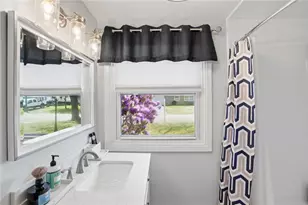 17 Gloucester St, Warwick, RI 02886 - Photo 31