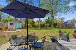 17 Gloucester St, Warwick, RI 02886 - Photo 37